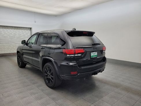 Used 2022 Jeep Grand Cherokee Laredo X AWD/4WD image 5