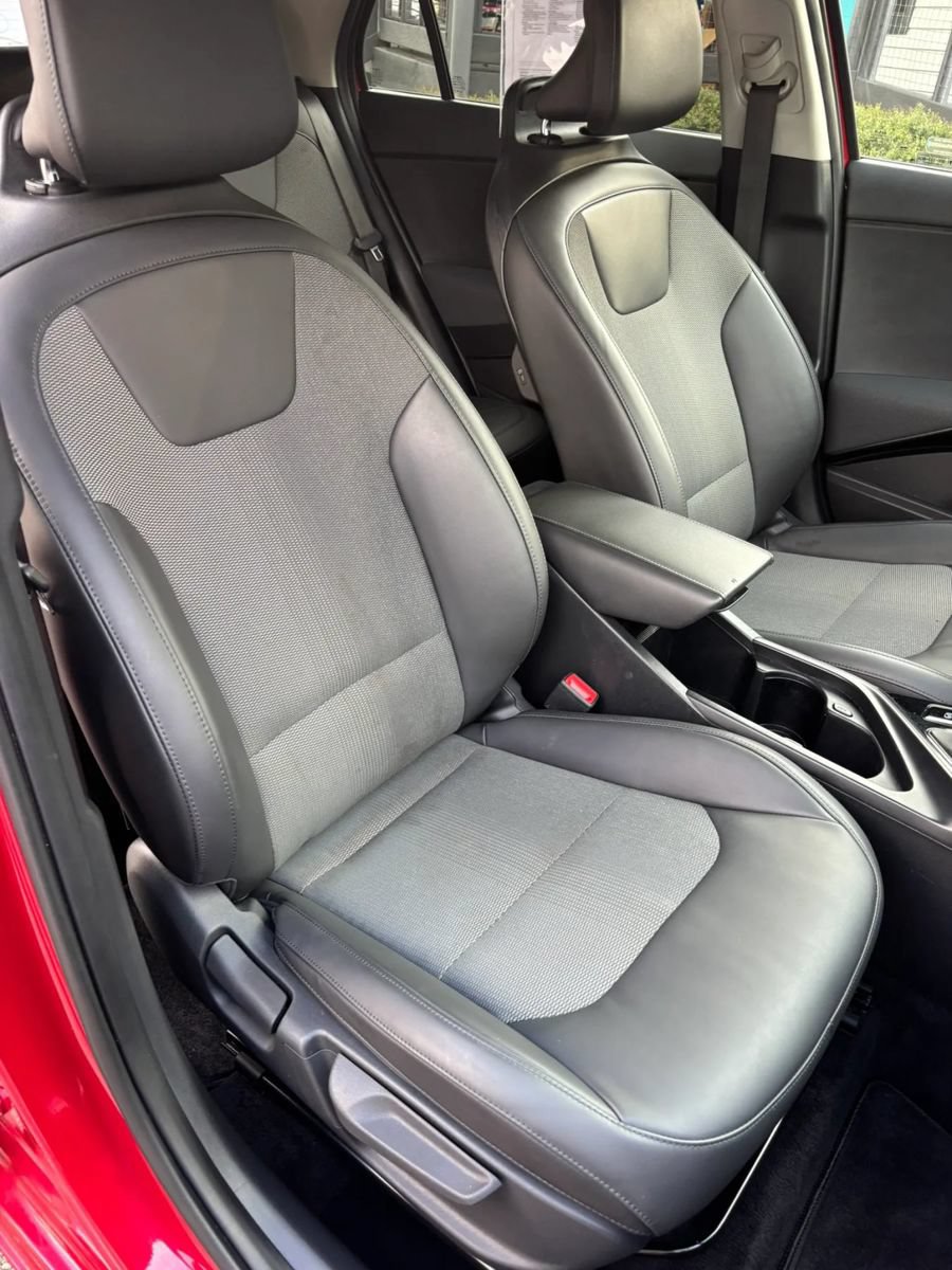 Used 2023 Kia Niro EX FWD image 16
