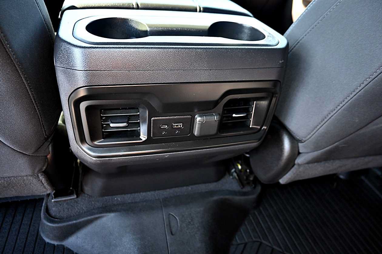 Used 2020 Chevrolet Silverado 1500 LT Trail Boss AWD/4WD image 11