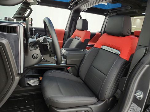 Used 2026 GMC Hummer EV 4x4 Crew Cab w/ Carbon Fiber Edition Package image 10