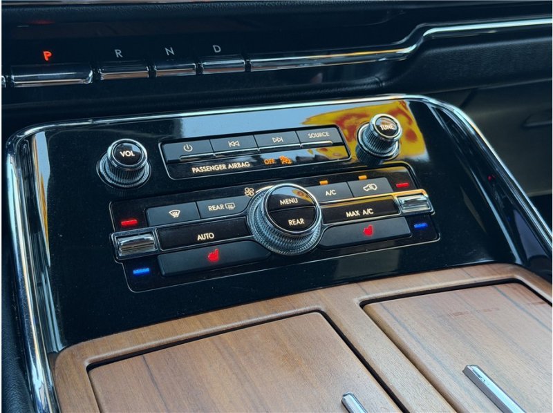 Used 2019 Lincoln Navigator Select RWD image 45