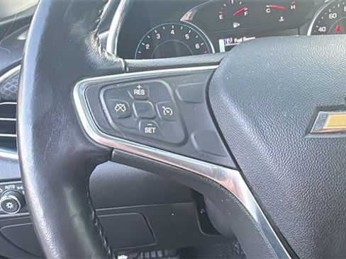 Used 2018 Chevrolet Malibu LT image 16