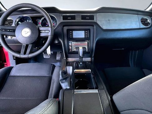 Used 2010 Ford Mustang image 7