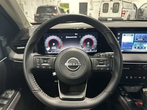 Used 2025 Nissan Kicks SR AWD/4WD image 15