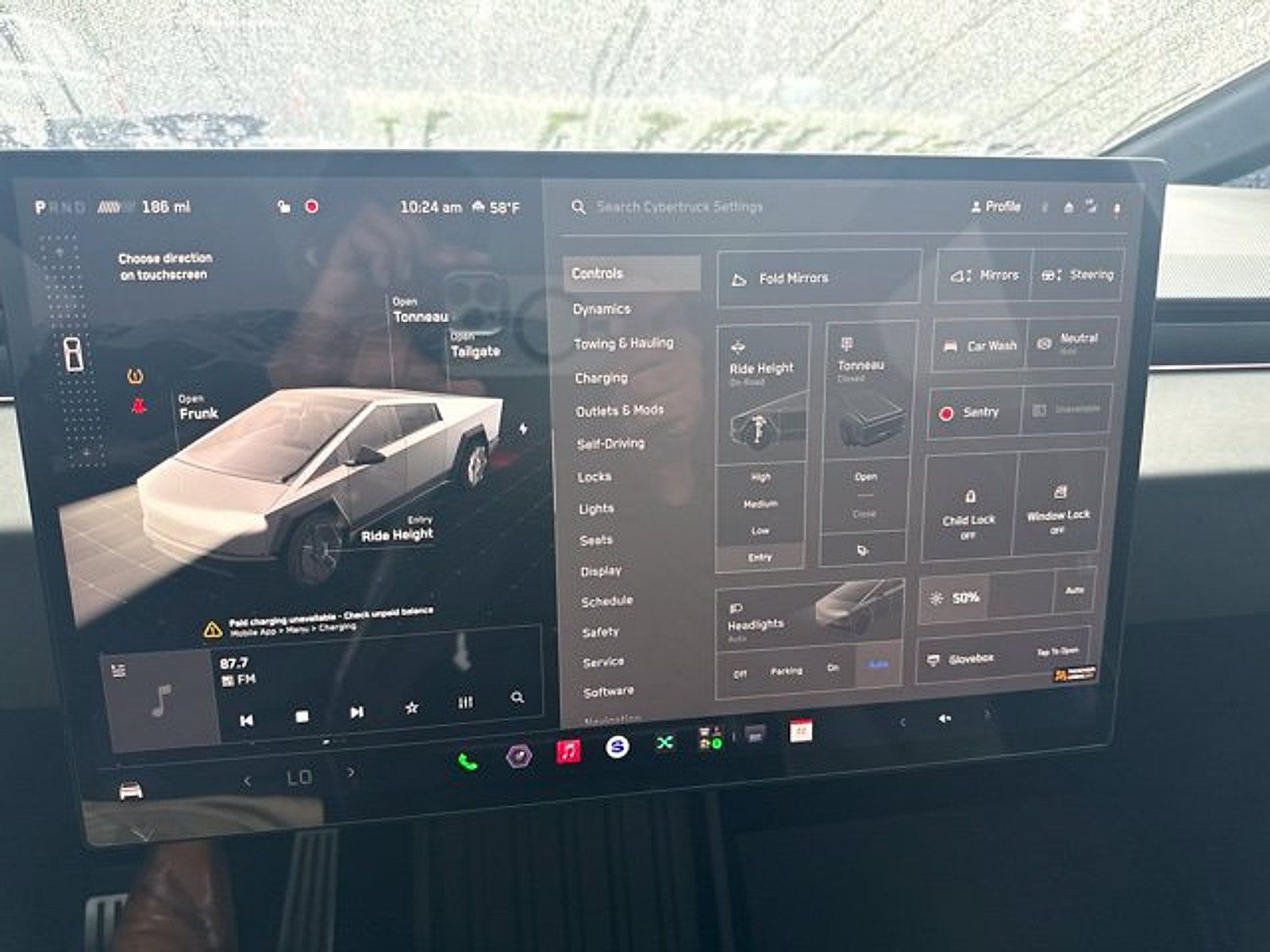 Used 2025 Tesla Cybertruck AWD Crew Cab image 32