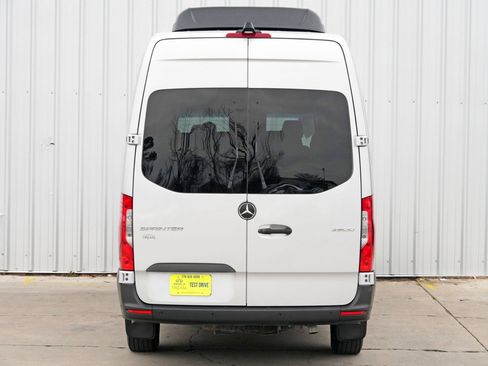 Used 2024 Mercedes-Benz Sprinter 2500 image 10