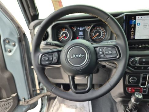 Used 2024 Jeep Wrangler Unlimited Sport AWD/4WD image 12