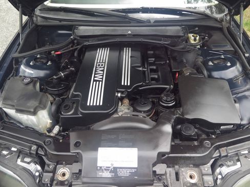 Used 2005 BMW 325i Sedan RWD image 18