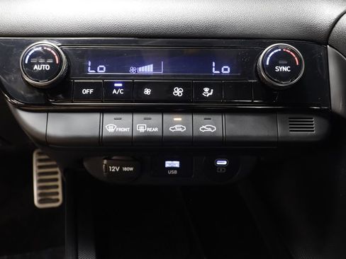 Used 2025 Hyundai Elantra Sport FWD image 11