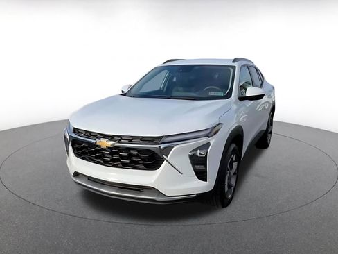 Used 2025 Chevrolet Trax LT image 6