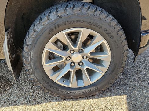 Used 2020 Chevrolet Silverado 1500 High Country w/ Z71 Off-Road Package AWD/4WD image 7