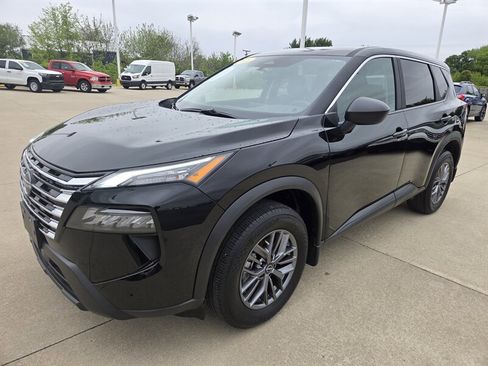 Used 2025 Nissan Rogue S AWD/4WD image 7