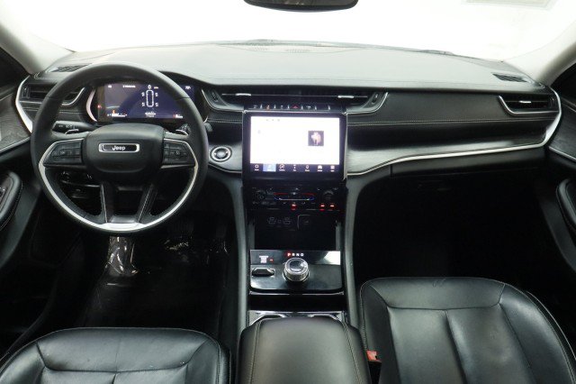 Used 2023 Jeep Grand Cherokee L Limited AWD/4WD image 24