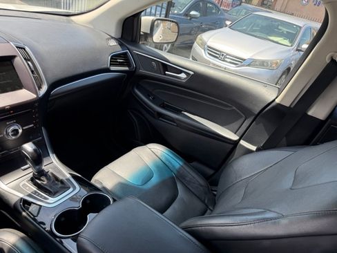 Used 2018 Ford Edge Titanium w/ Equipment Group 301A FWD image 19