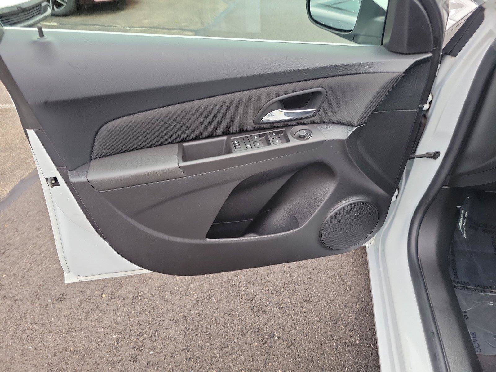 Used 2016 Chevrolet Cruze LT FWD image 18
