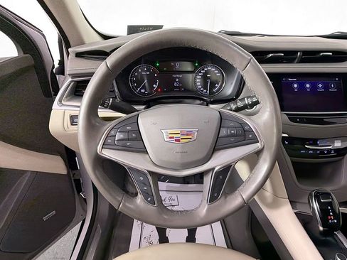 Used 2022 Cadillac XT5 Premium Luxury image 11