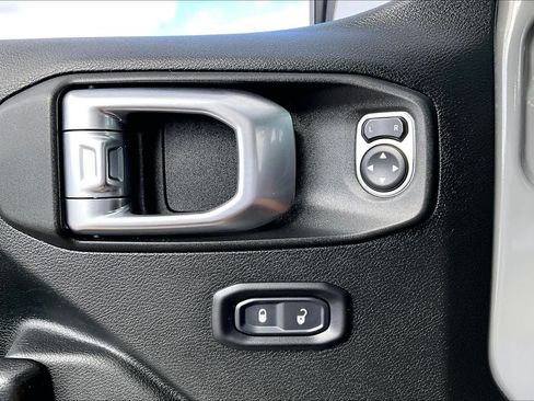 Used 2020 Jeep Wrangler Unlimited Sport AWD/4WD image 36