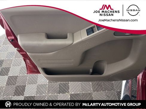 Used 2018 Nissan Frontier SV image 18