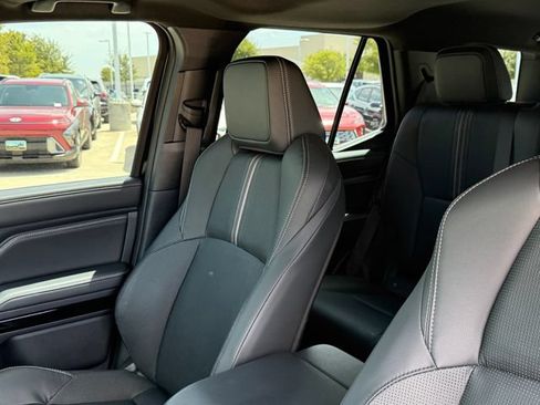 Used 2025 Toyota 4Runner Limited AWD/4WD image 15