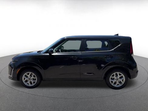 Used 2025 Kia Soul LX w/ LX Technology Package FWD image 7