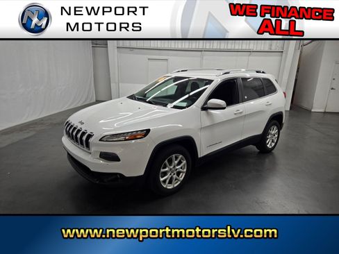 Used 2016 Jeep Cherokee Latitude w/ Comfort/Convenience Group FWD image 1