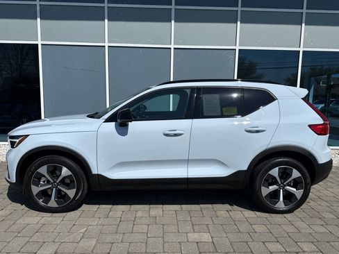 Used 2026 Volvo XC40 B5 Plus AWD/4WD image 11