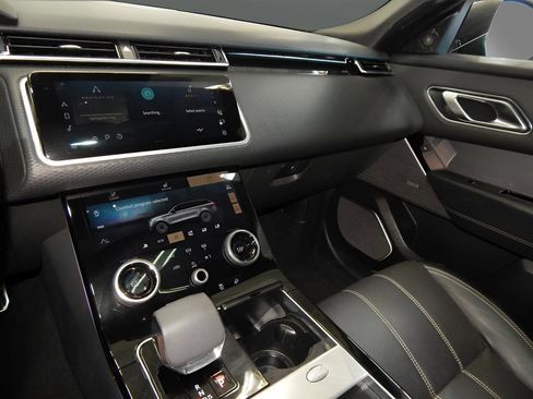 Used 2021 Land Rover Range Rover Velar R-Dynamic S image 24