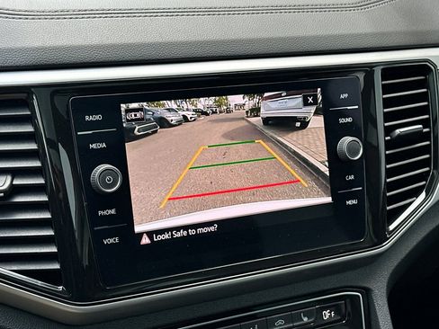 Used 2023 Volkswagen Atlas SE w/ Panoramic Sunroof Package FWD image 20