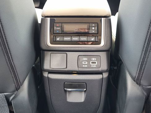 New 2026 Subaru Ascent Limited AWD/4WD image 21