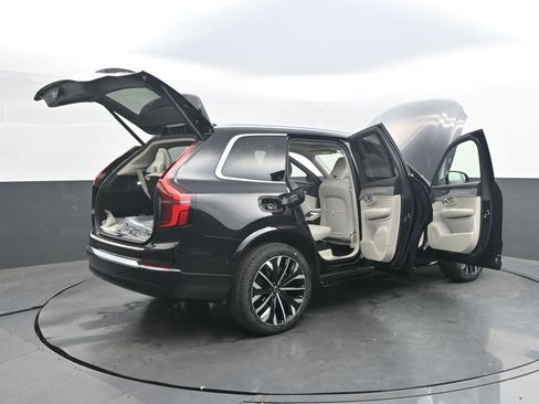 New 2026 Volvo XC90 B6 Ultra w/ Protection Package AWD/4WD image 38
