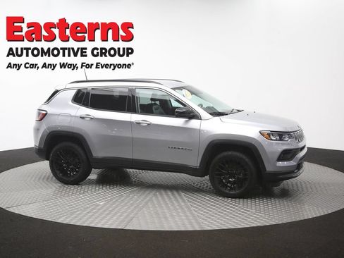 Used 2022 Jeep Compass Latitude AWD/4WD image 45