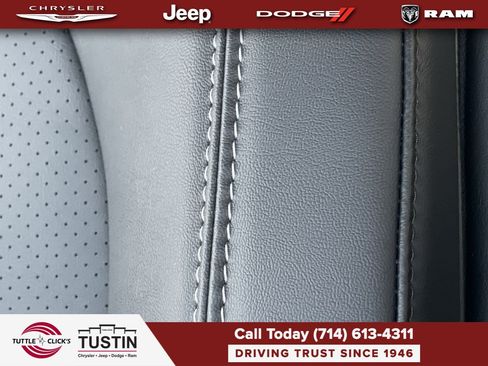 New 2026 Chrysler Pacifica Select FWD image 26