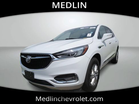 Used 2021 Buick Enclave Essence image 5