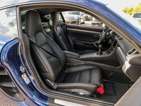Used 2025 Porsche 718 Cayman RWD image 34