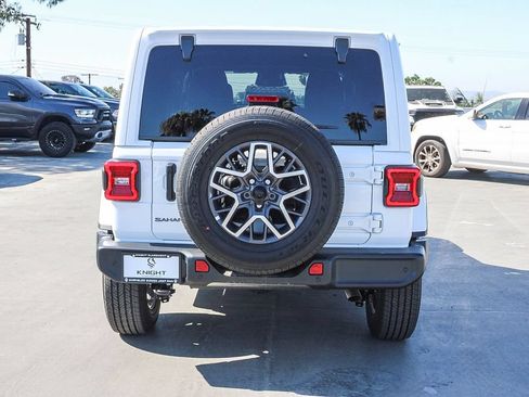 New 2026 Jeep Wrangler Unlimited Sahara AWD/4WD image 8