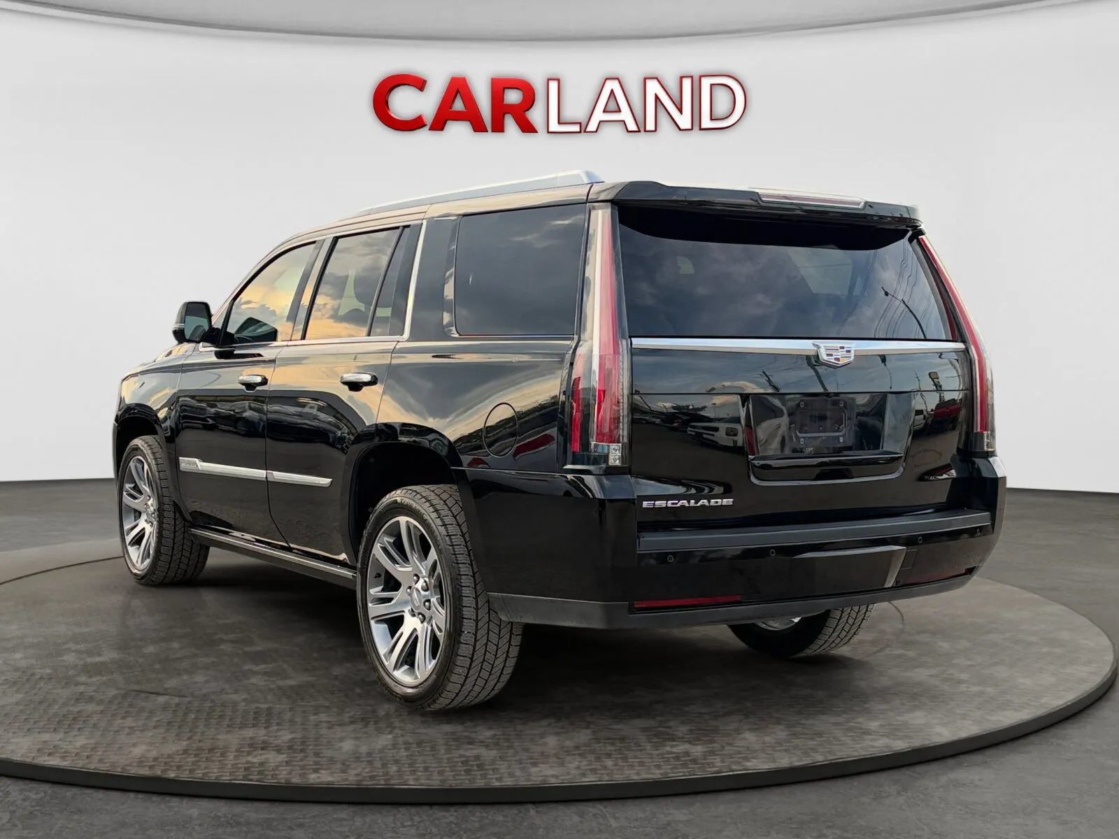 Used 2015 Cadillac Escalade Premium AWD/4WD image 4