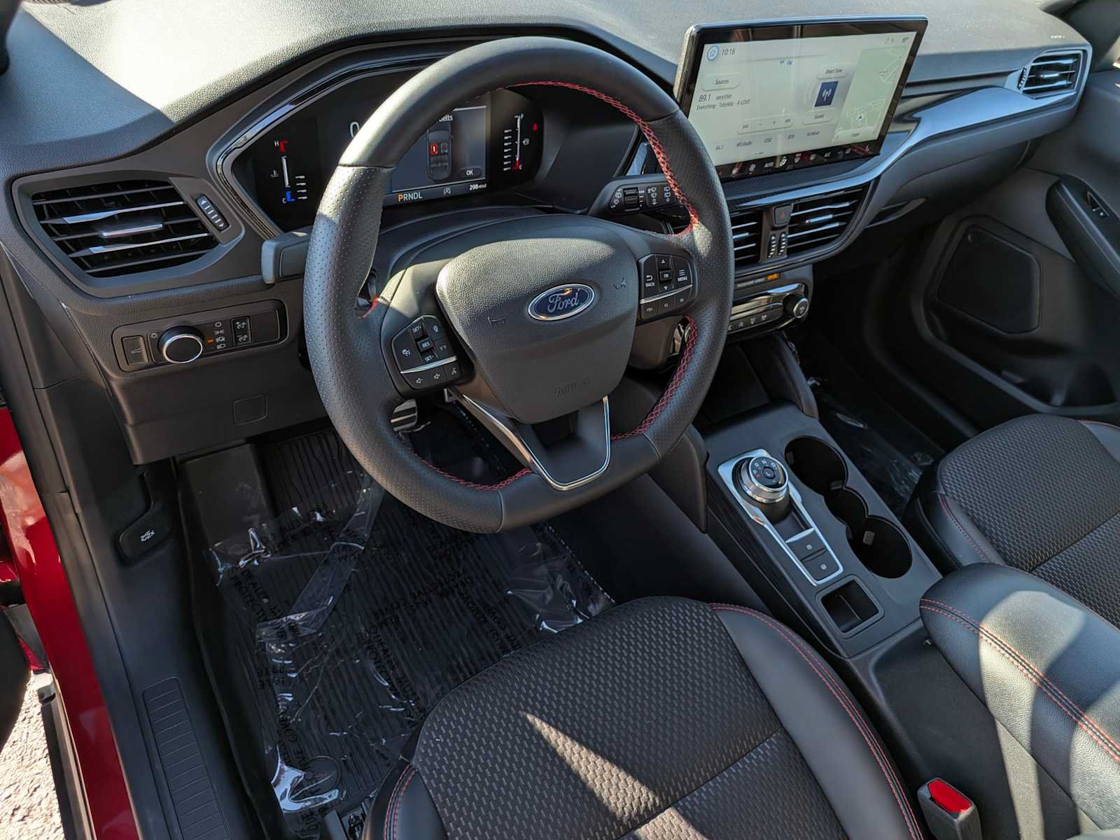 Used 2024 Ford Escape ST-Line w/ Tech Pack #1 AWD/4WD image 2