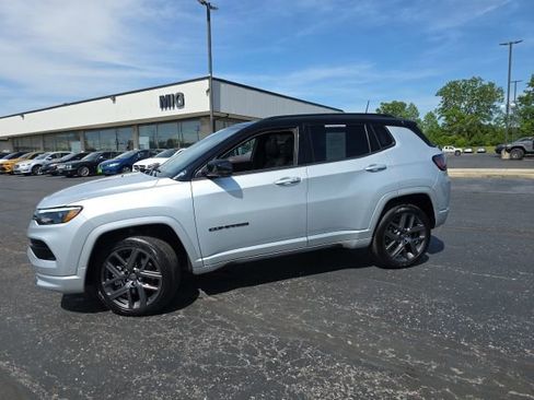 Used 2024 Jeep Compass Limited w/ Driver Assist Group I AWD/4WD image 3
