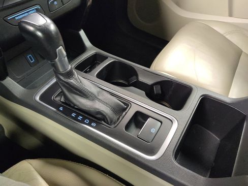 Used 2017 Ford Escape Titanium image 26