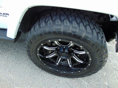 Used 2012 Jeep Wrangler Unlimited Sahara w/ Connectivity Group AWD/4WD image 14