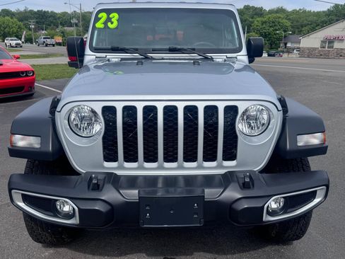 Used 2023 Jeep Gladiator Sport AWD/4WD image 8