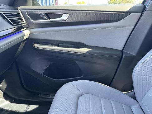 Used 2025 Volkswagen Atlas Cross Sport SEL R-Line image 24