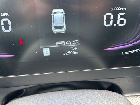 Used 2025 Kia Sportage LX image 39