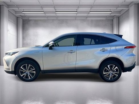 Used 2021 Toyota Venza LE image 6