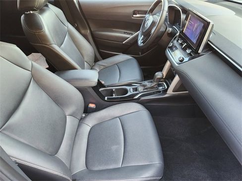 Certified 2024 Toyota Corolla Cross XLE image 10