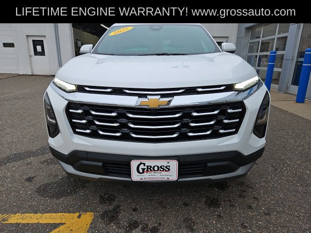 Used 2025 Chevrolet Equinox LT AWD/4WD image 3