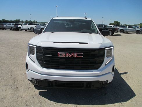 New 2026 GMC Sierra 1500 Elevation AWD/4WD image 12