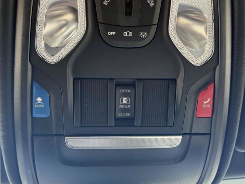 Used 2022 RAM 1500 Big Horn AWD/4WD image 27