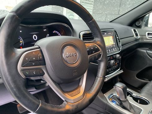 Used 2022 Jeep Grand Cherokee Limited image 24