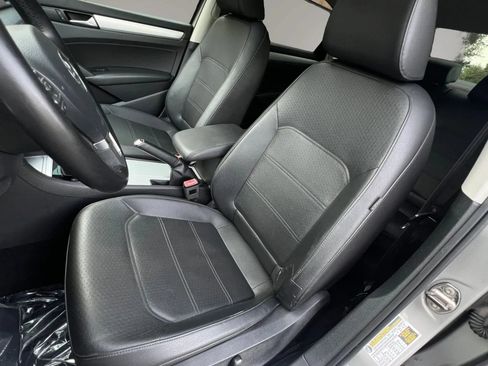 Used 2012 Volkswagen Passat TDI SE FWD image 11